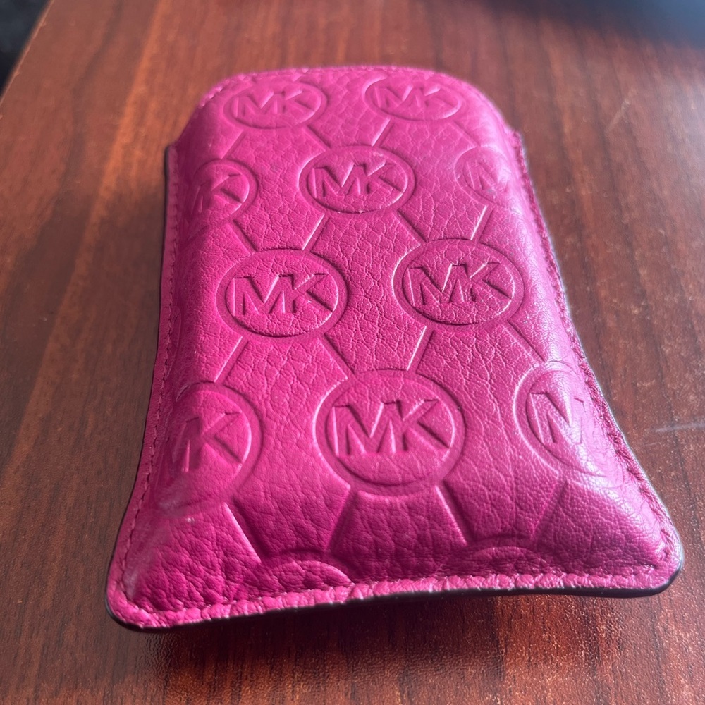 Authentic MK Small Pouch - Picture 4 of 8